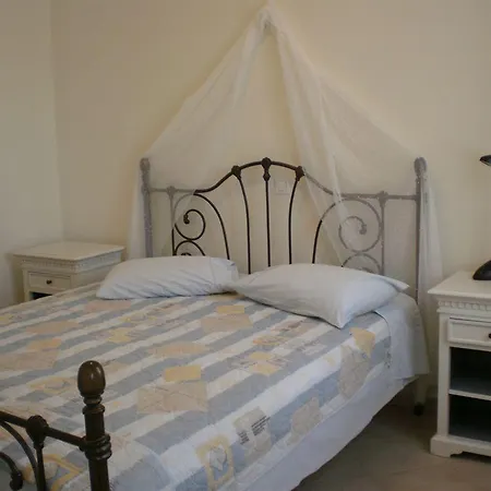 Oasis Apartment Piso Livadi