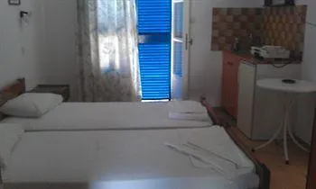 Oasis Piso Livadi