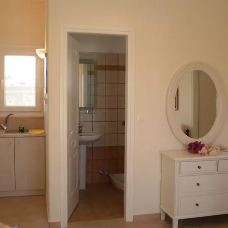 Oasis Piso Livadi